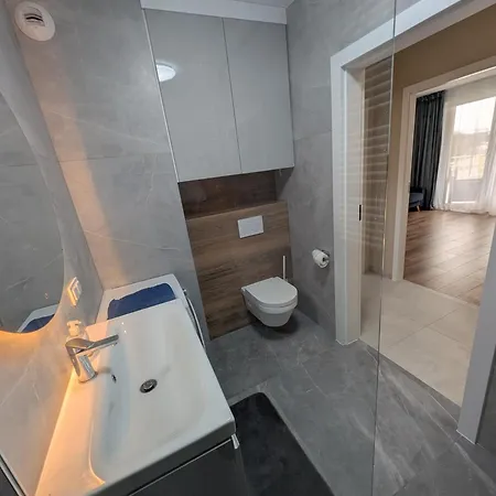 Dwupokojowe Z Osobna Kuchnia Na Osiedlu Przystanek Miedzylesie *