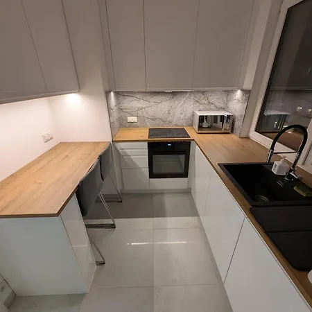 Dwupokojowe Z Osobna Kuchnia Na Osiedlu Przystanek Miedzylesie *