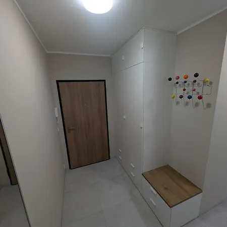 Dwupokojowe Z Osobna Kuchnia Na Osiedlu Przystanek Miedzylesie Varsavia