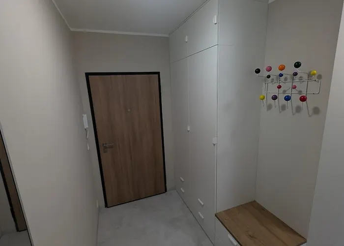 Dwupokojowe Z Osobną Kuchnią Na Osiedlu Przystanek Międzylesie Warszawa