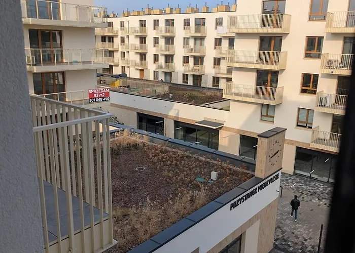 Dwupokojowe Z Osobną Kuchnią Na Osiedlu Przystanek Międzylesie