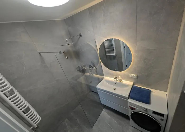 Apartament Dwupokojowe Z Osobną Kuchnią Na Osiedlu Przystanek Międzylesie *