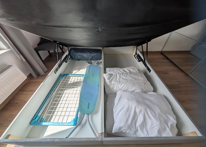 Dwupokojowe Z Osobną Kuchnią Na Osiedlu Przystanek Międzylesie * Warszawa