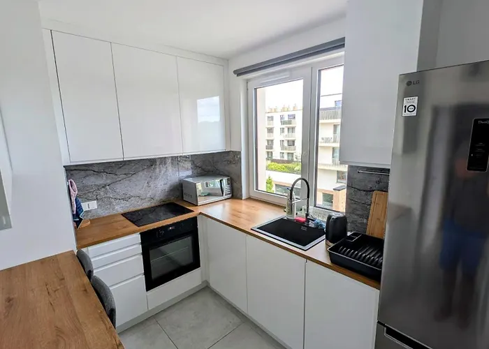 Dwupokojowe Z Osobną Kuchnią Na Osiedlu Przystanek Międzylesie Warszawa