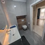 Przystanek Miedzylesie Dwupokojowy Z Osobna Kuchnia Garazem Self Check-in Blisko Czd *