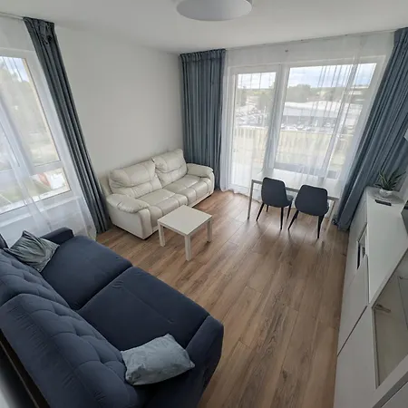Apartment Dwupokojowe Z Osobna Kuchnia Na Osiedlu Przystanek Miedzylesie
